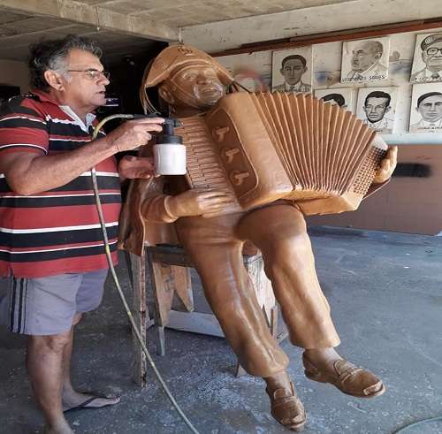 Artista plástico apresenta a Salgueiro (PE) estátua de Luiz Gonzaga – Blog  Edenevaldo Alves